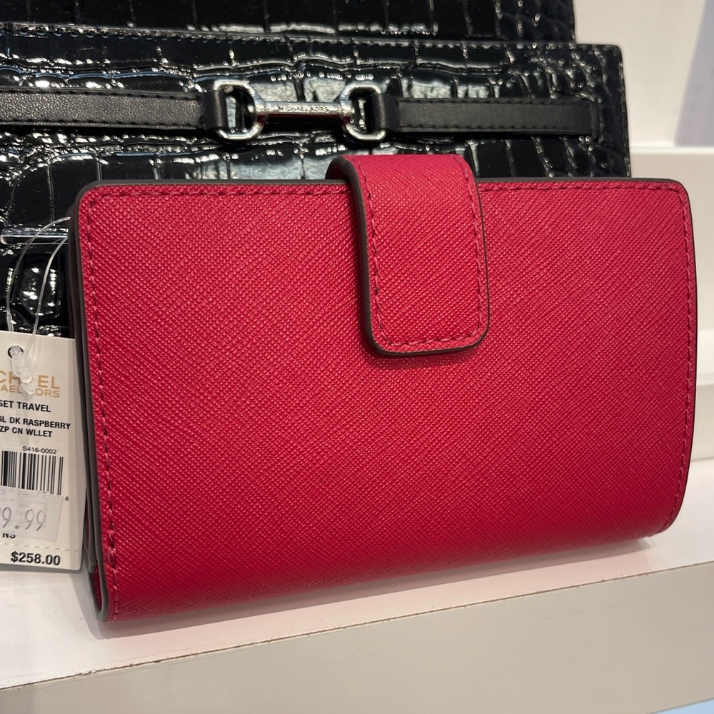 MICHAEL KORS Medium Saffiano Leather Bifold ZP CN Wallet
COLOR DK RASPBERRY
NWT - Picture 6 of 16